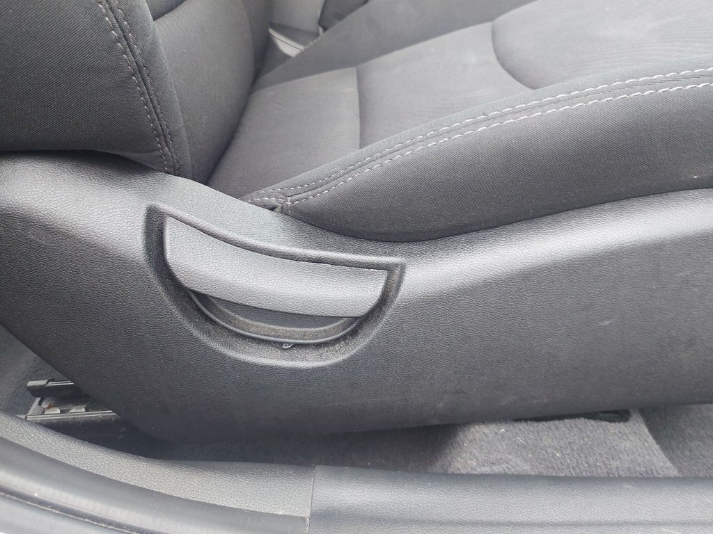 2016 Hyundai Elantra in Antigonish, Nova Scotia - 54 - w1024h768px