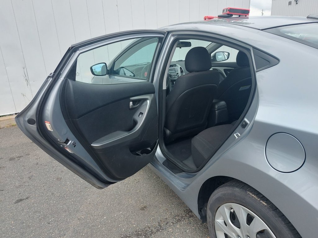 2016 Hyundai Elantra in Antigonish, Nova Scotia - 37 - w1024h768px