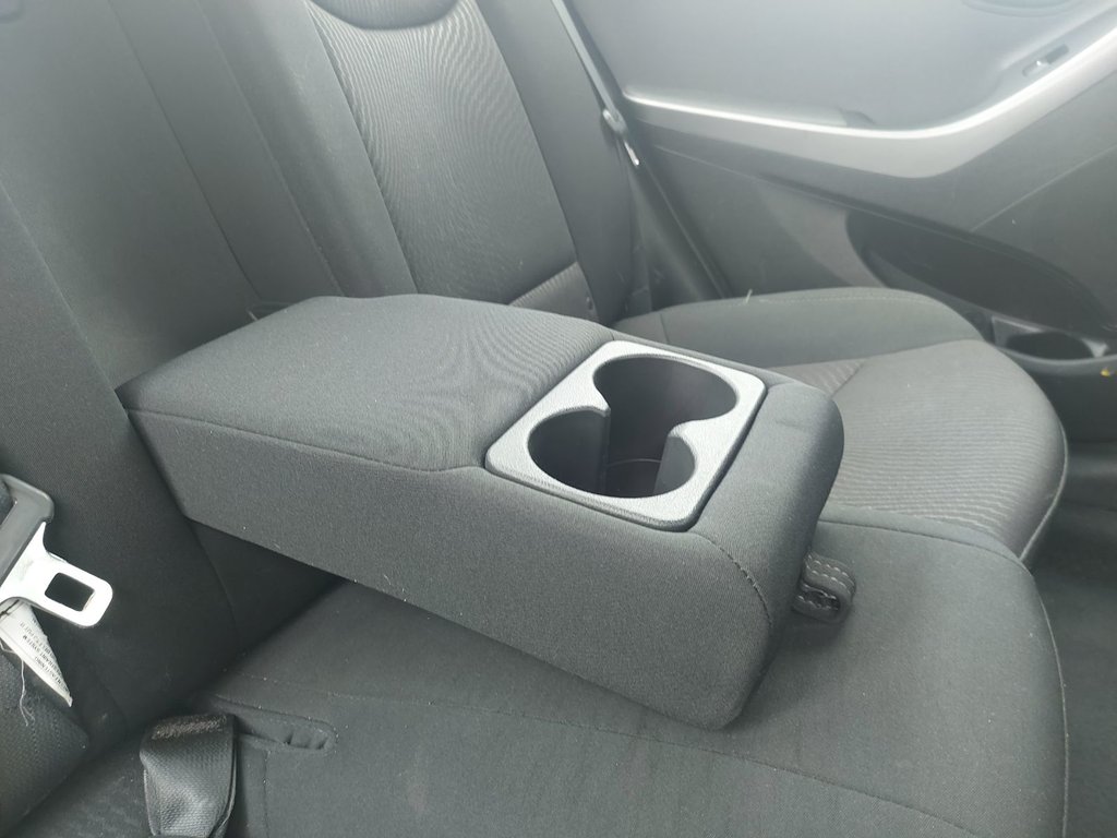 2016 Hyundai Elantra in Antigonish, Nova Scotia - 61 - w1024h768px