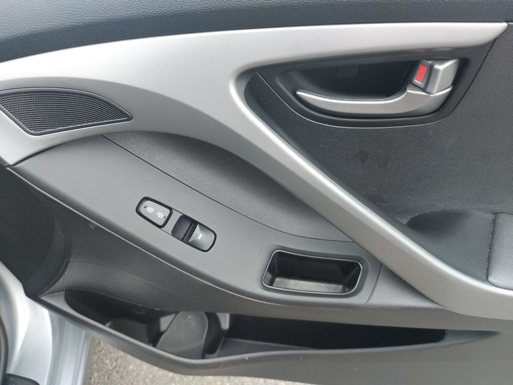 2016 Hyundai Elantra in Antigonish, Nova Scotia - 52 - w1024h768px