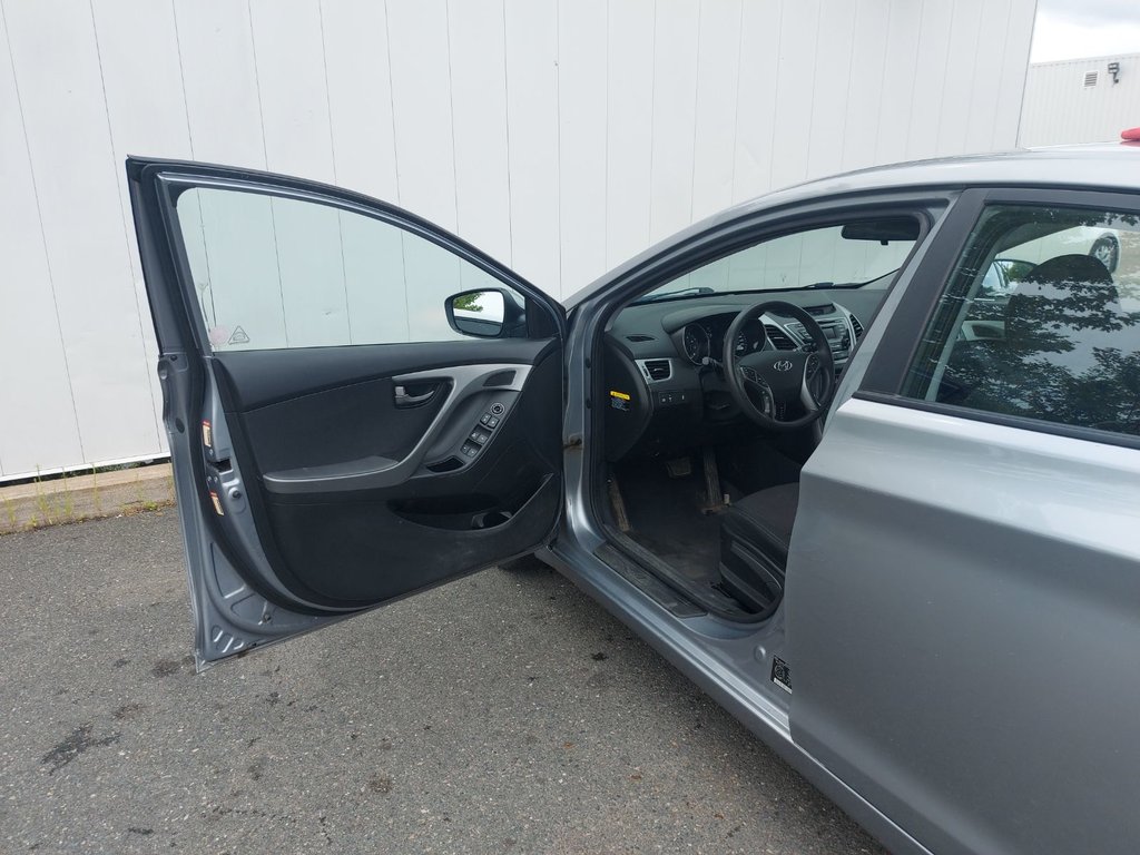 2016 Hyundai Elantra in Antigonish, Nova Scotia - 30 - w1024h768px