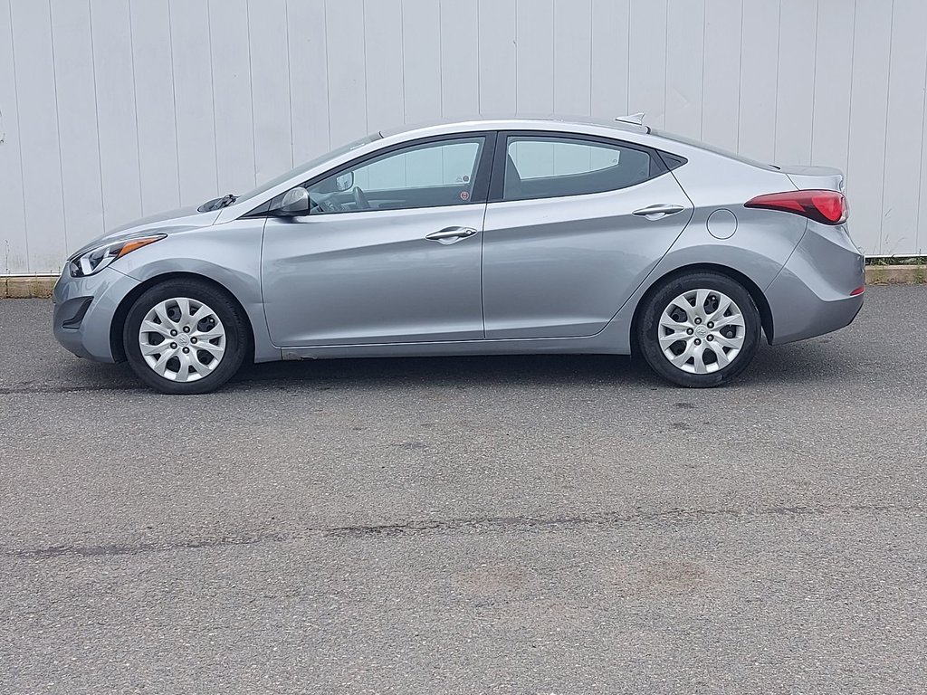 2016 Hyundai Elantra in Antigonish, Nova Scotia - 6 - w1024h768px