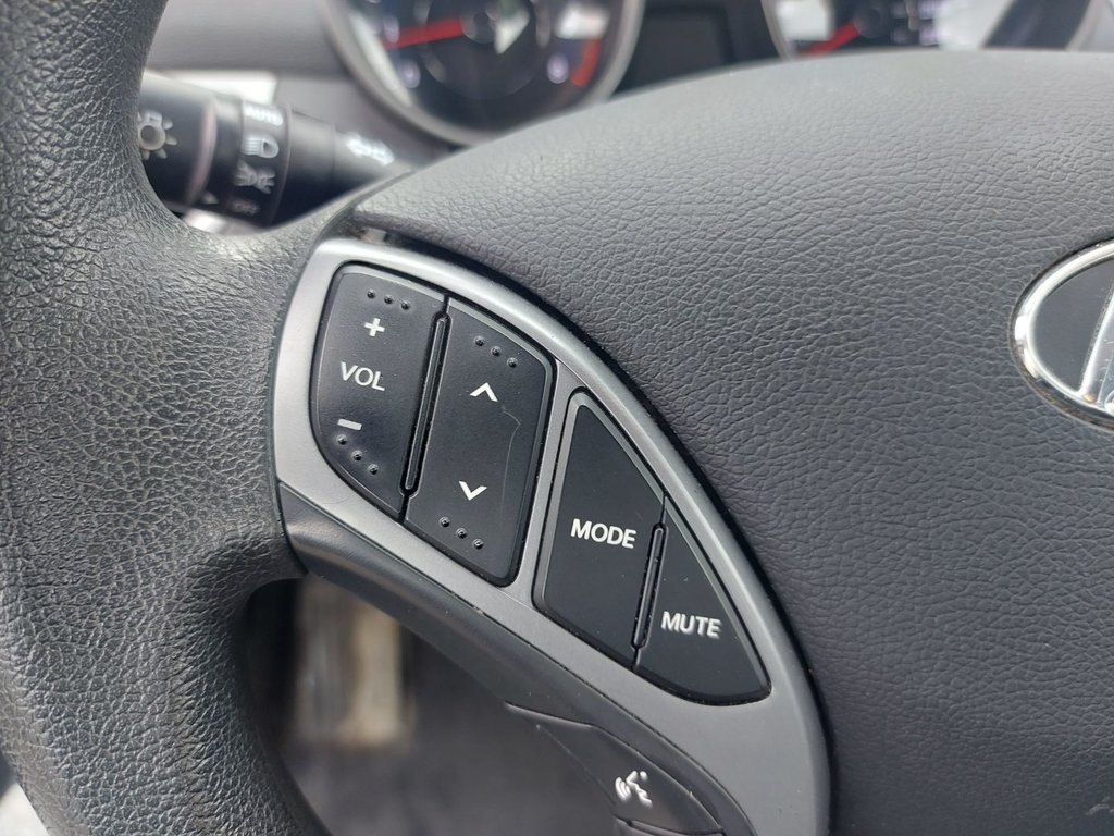 2016 Hyundai Elantra in Antigonish, Nova Scotia - 13 - w1024h768px