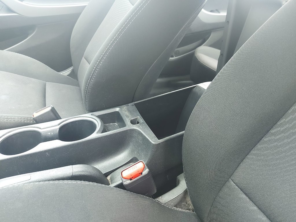 2016 Hyundai Elantra in Antigonish, Nova Scotia - 29 - w1024h768px