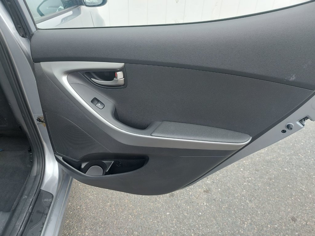 2016 Hyundai Elantra in Antigonish, Nova Scotia - 47 - w1024h768px