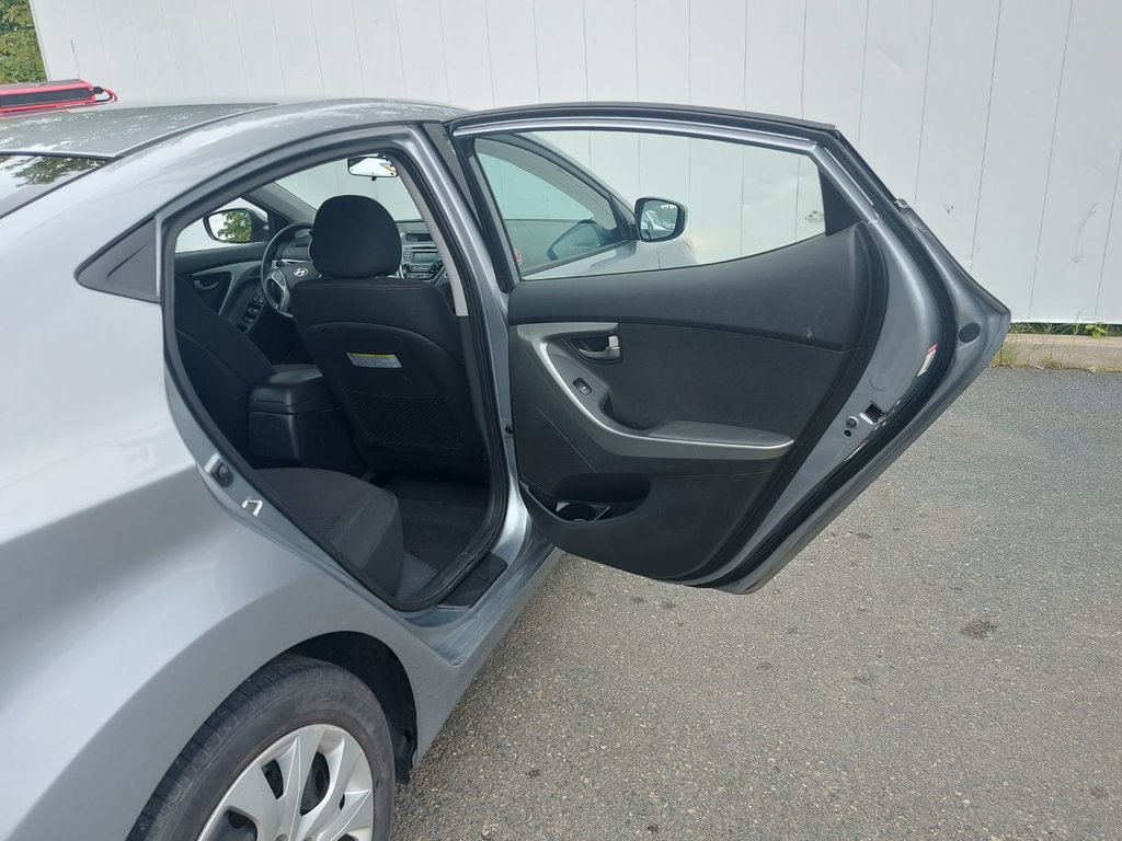 2016 Hyundai Elantra in Antigonish, Nova Scotia - 43 - w1024h768px