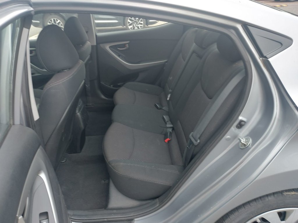 2016 Hyundai Elantra in Antigonish, Nova Scotia - 38 - w1024h768px