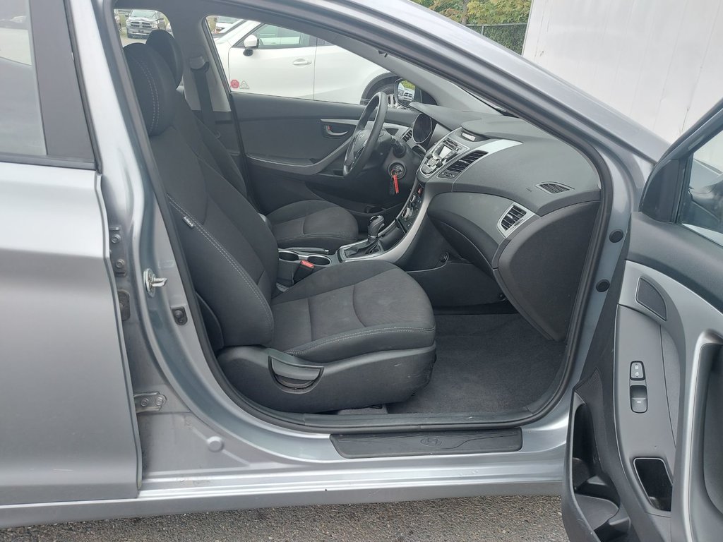 2016 Hyundai Elantra in Antigonish, Nova Scotia - 50 - w1024h768px