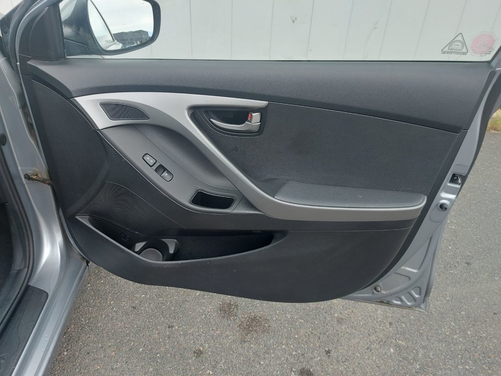2016 Hyundai Elantra in Antigonish, Nova Scotia - 53 - w1024h768px