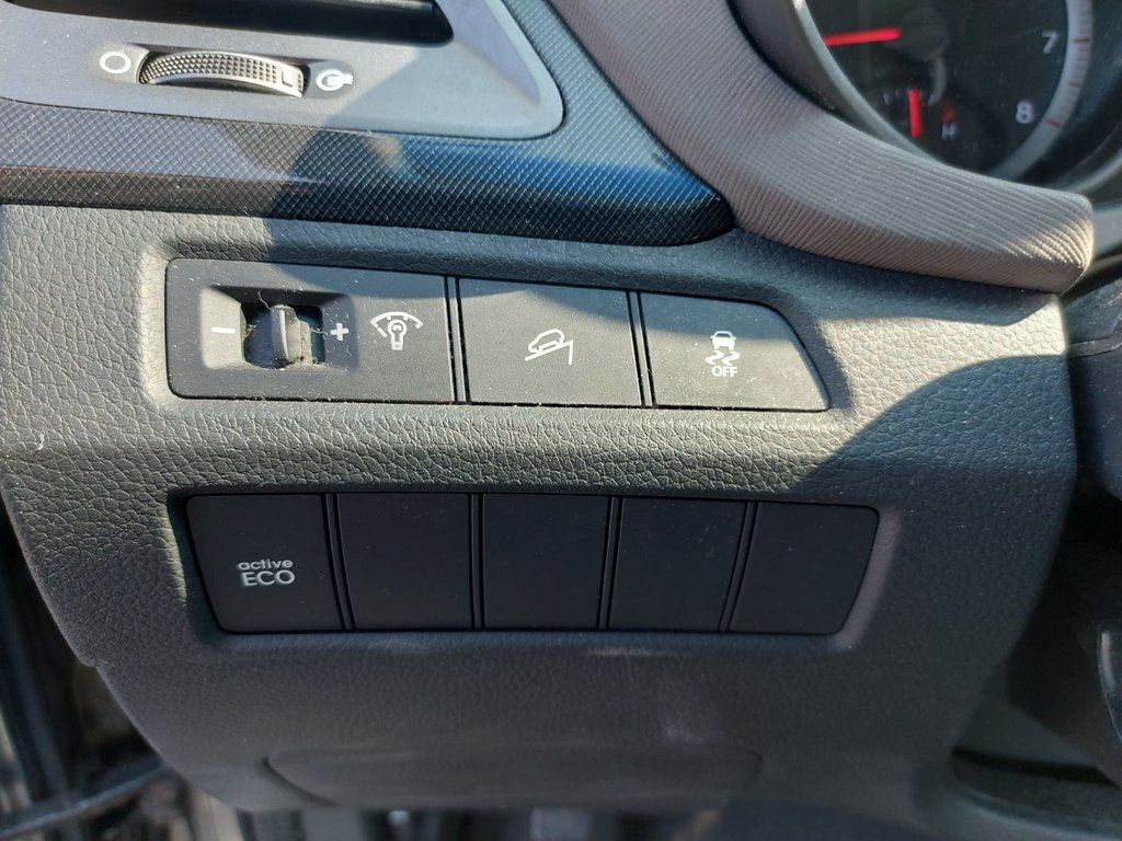 2015 Hyundai Santa Fe Sport in Antigonish, Nova Scotia - 18 - w1024h768px