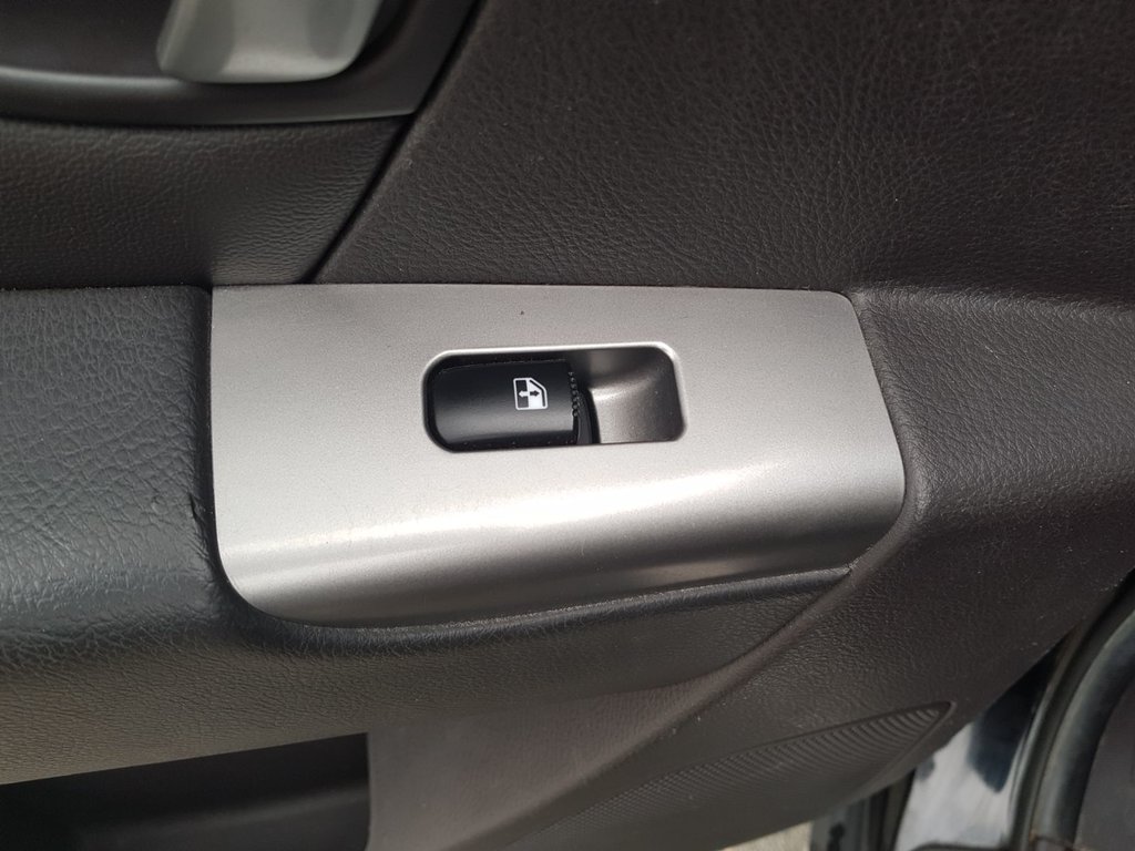 2010 Hyundai Santa Fe in Antigonish, Nova Scotia - 32 - w1024h768px