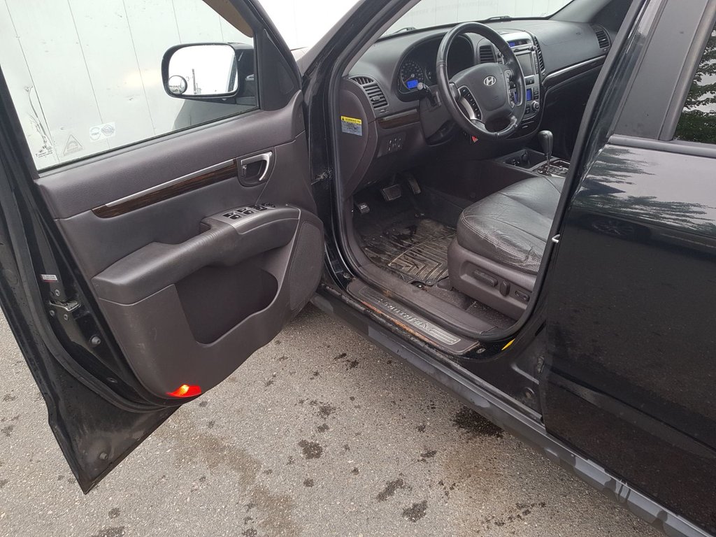 2010 Hyundai Santa Fe in Antigonish, Nova Scotia - 26 - w1024h768px