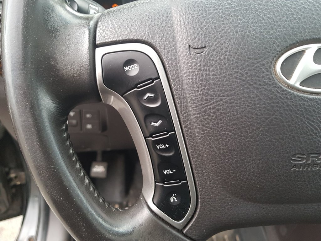 2010 Hyundai Santa Fe in Antigonish, Nova Scotia - 12 - w1024h768px