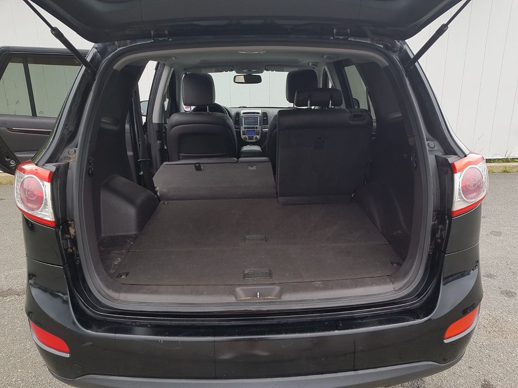 2010 Hyundai Santa Fe in Antigonish, Nova Scotia - 54 - w1024h768px