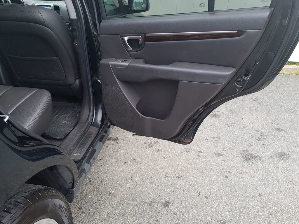 2010 Hyundai Santa Fe in Antigonish, Nova Scotia - 39 - w1024h768px