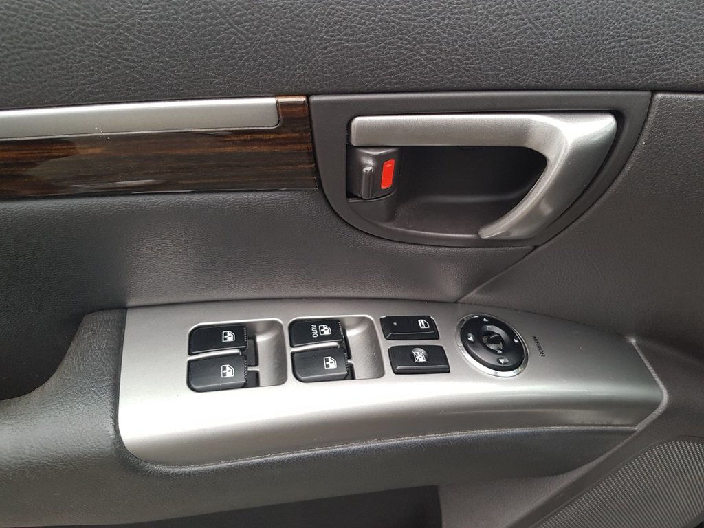 2010 Hyundai Santa Fe in Antigonish, Nova Scotia - 23 - w1024h768px