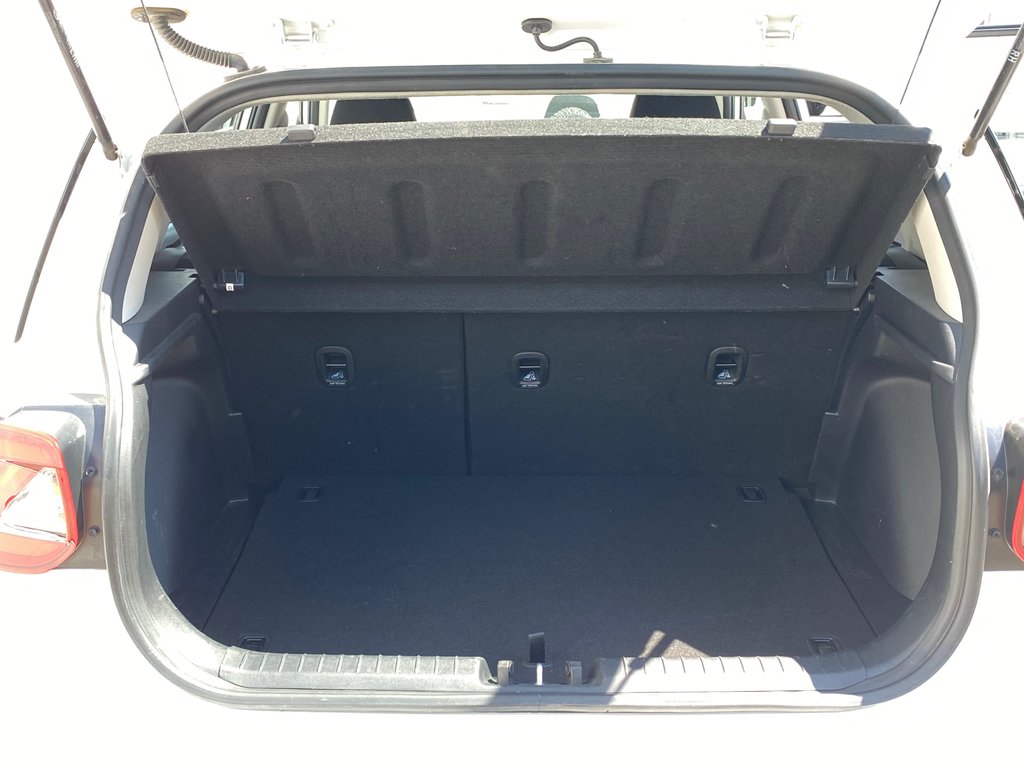 Hyundai Venue Preferred | Cam | USB | HtdSeat | Warranty to 2028 2023 à Saint John, Nouveau-Brunswick - 38 - w1024h768px