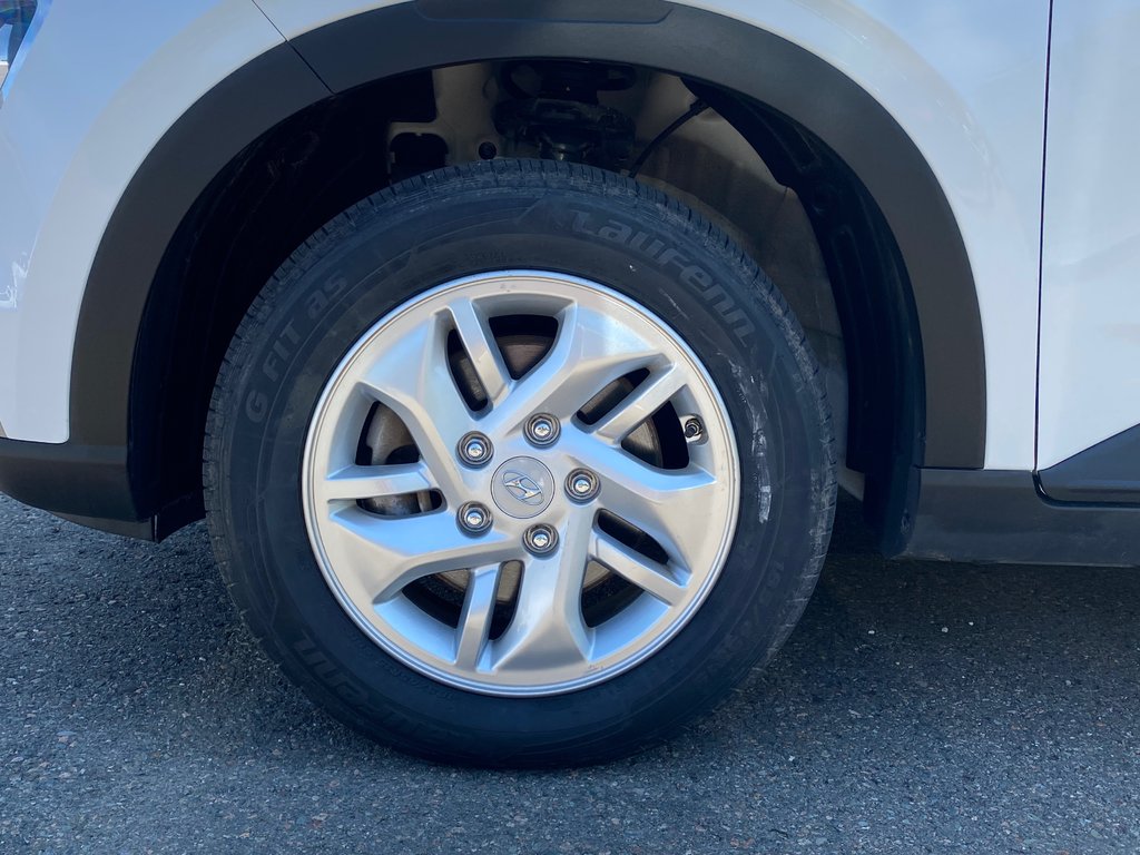 Hyundai Venue Preferred | Cam | USB | HtdSeat | Warranty to 2028 2023 à Saint John, Nouveau-Brunswick - 44 - w1024h768px