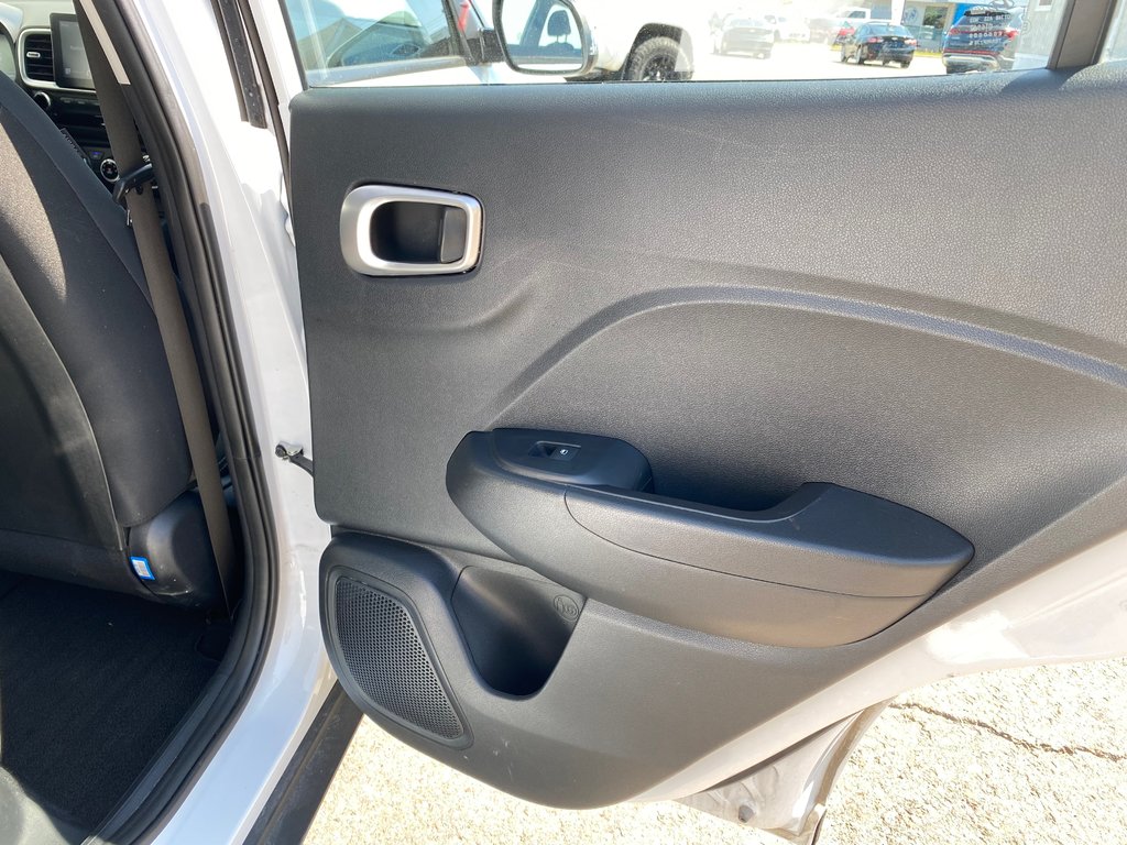 Hyundai Venue Preferred | Cam | USB | HtdSeat | Warranty to 2028 2023 à Saint John, Nouveau-Brunswick - 34 - w1024h768px