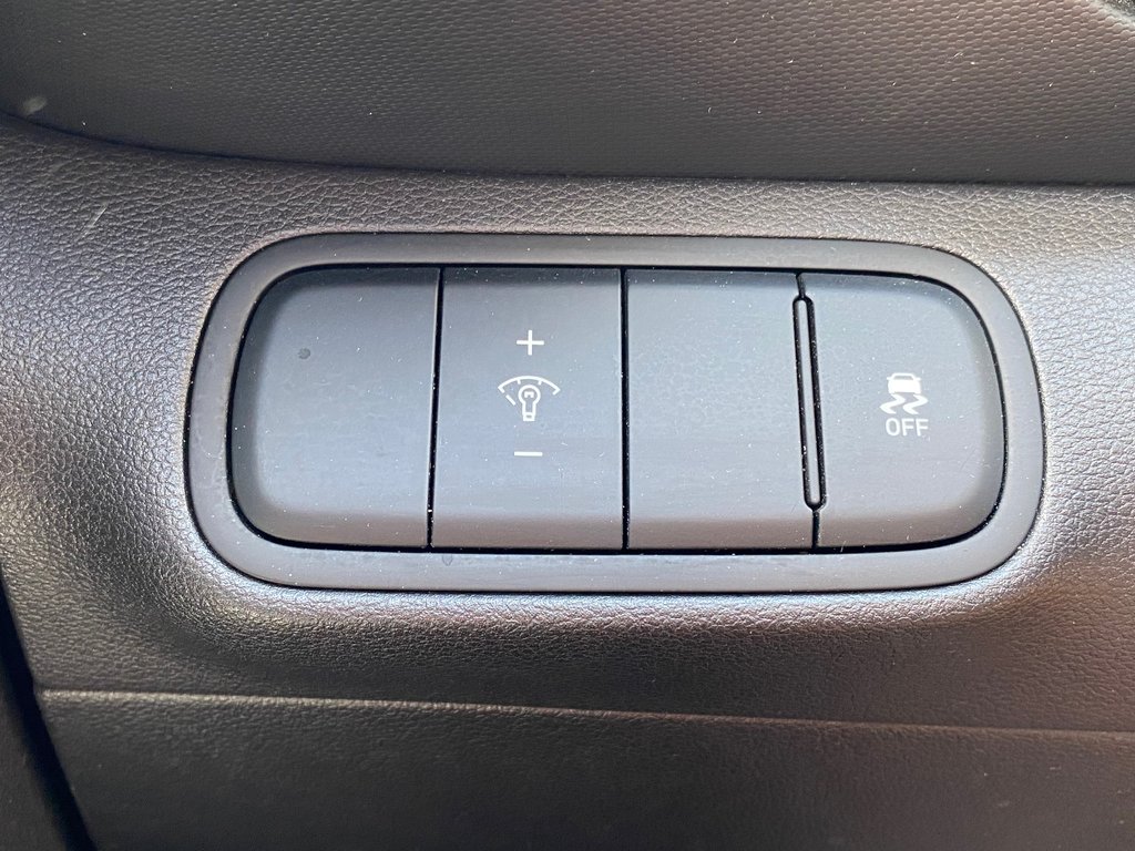 Hyundai Venue Preferred | Cam | USB | HtdSeat | Warranty to 2028 2023 à Saint John, Nouveau-Brunswick - 14 - w1024h768px