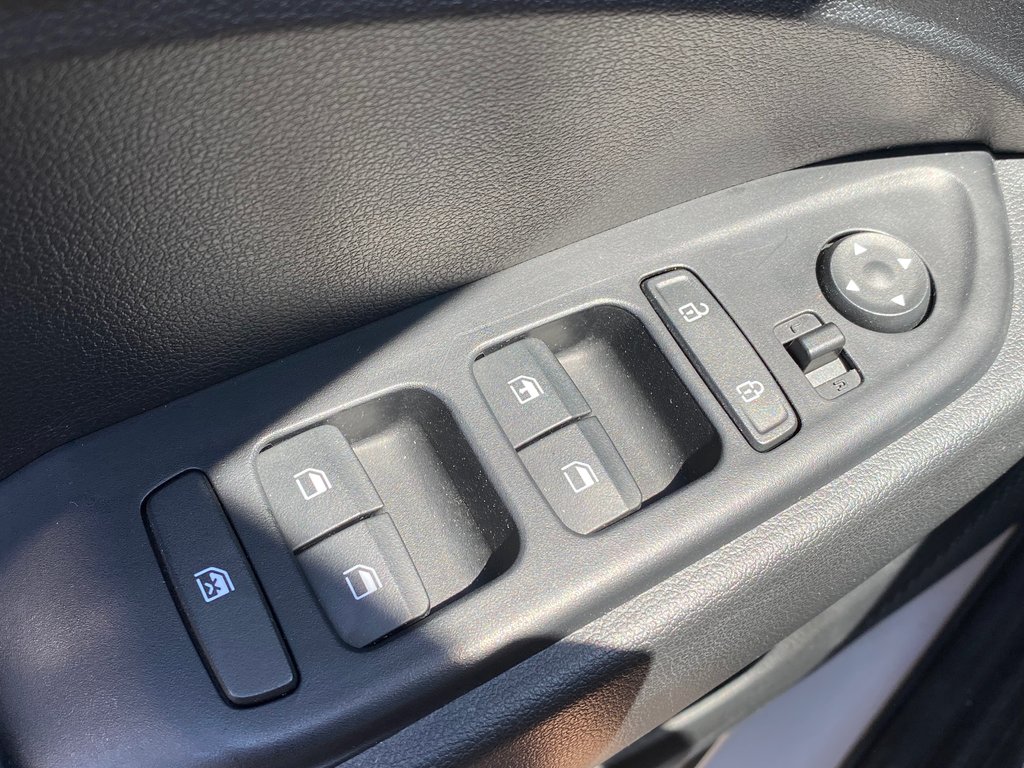 Hyundai Venue Preferred | Cam | USB | HtdSeat | Warranty to 2028 2023 à Saint John, Nouveau-Brunswick - 13 - w1024h768px