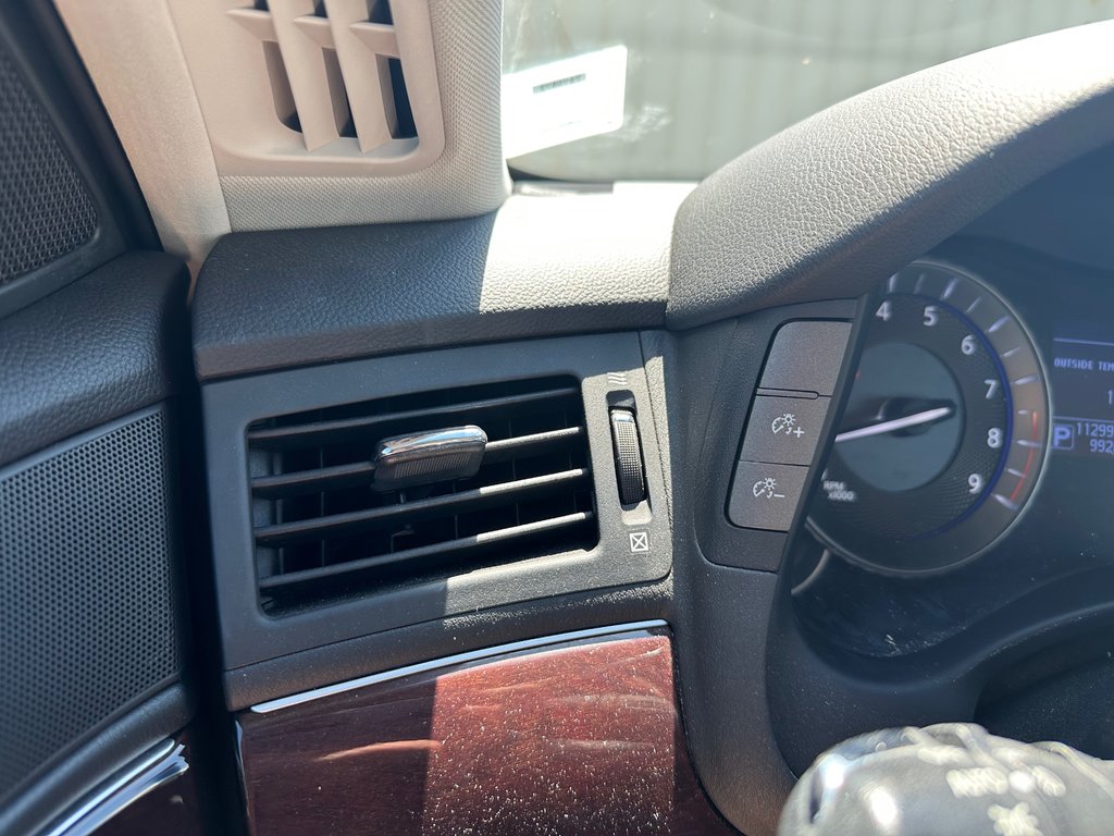 Infiniti Q70 Premium | Leather | MoonRoof | Nav | Cam | USB 2017 à Saint John, Nouveau-Brunswick - 15 - w1024h768px