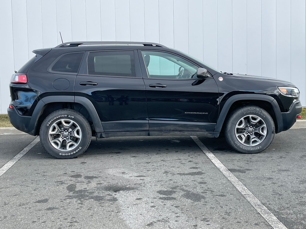 2019  Cherokee L Plus | Leather | SunRoof | Nav | Cam | HtdWheel in Saint John, New Brunswick - 8 - w1024h768px