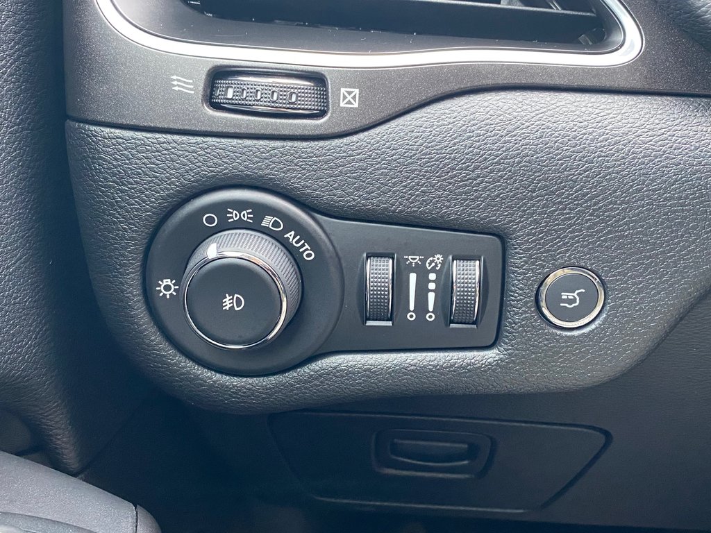 2020 Jeep Cherokee TRAILHAWK ELITE | Leather | Cam | USB | A.Cruise in Saint John, New Brunswick - 15 - w1024h768px