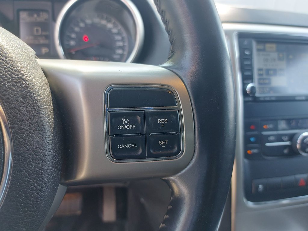 2011 Jeep Grand Cherokee Laredo | Leather | Roof | Keyless | Bluetooth in Saint John, New Brunswick - 14 - w1024h768px
