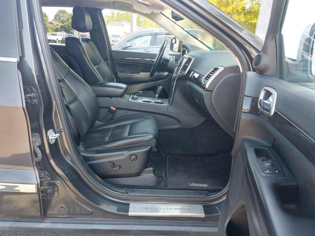 2011 Jeep Grand Cherokee Laredo | Leather | Roof | Keyless | Bluetooth in Saint John, New Brunswick - 53 - w1024h768px