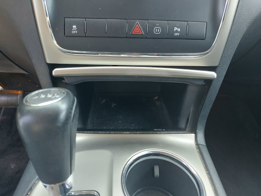 2011 Jeep Grand Cherokee Laredo | Leather | Roof | Keyless | Bluetooth in Saint John, New Brunswick - 22 - w1024h768px