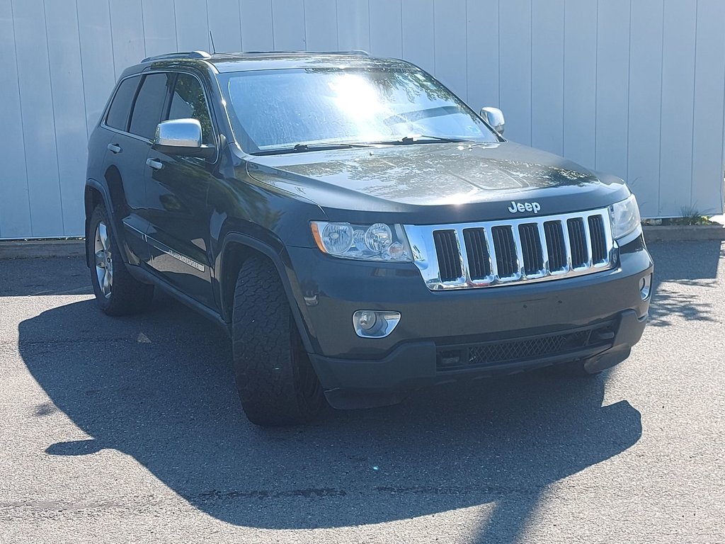 2011 Jeep Grand Cherokee Laredo | Leather | Roof | Keyless | Bluetooth in Saint John, New Brunswick - 1 - w1024h768px