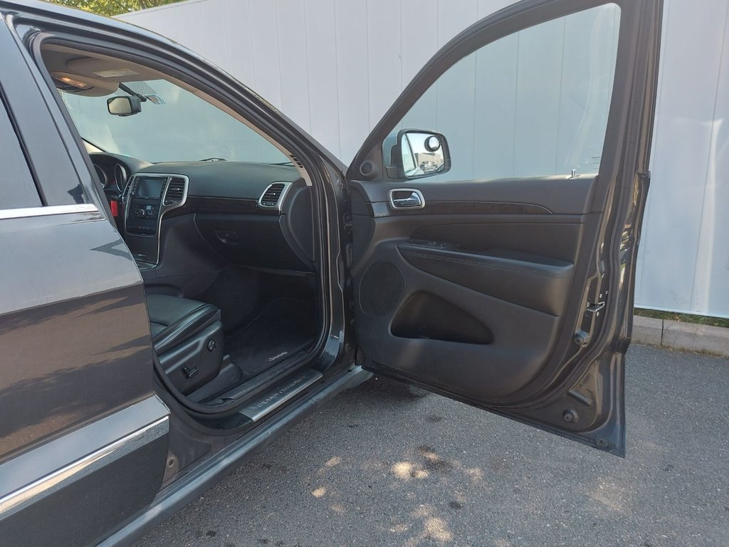 2011 Jeep Grand Cherokee Laredo | Leather | Roof | Keyless | Bluetooth in Saint John, New Brunswick - 52 - w1024h768px