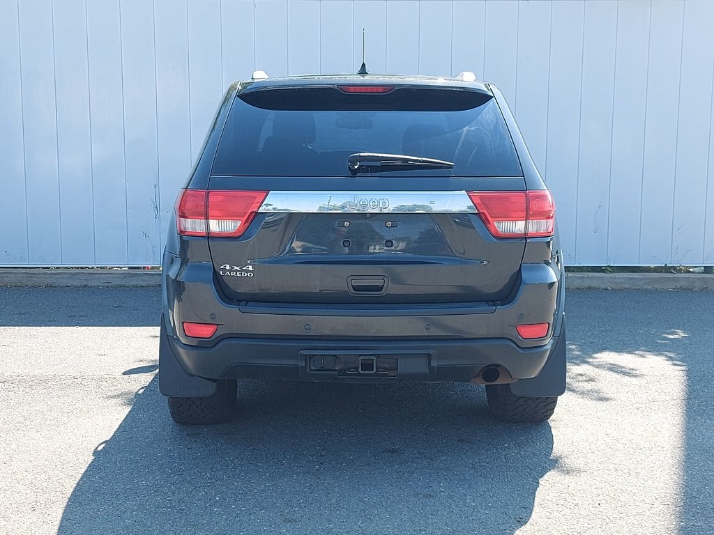 2011 Jeep Grand Cherokee Laredo | Leather | Roof | Keyless | Bluetooth in Saint John, New Brunswick - 4 - w1024h768px