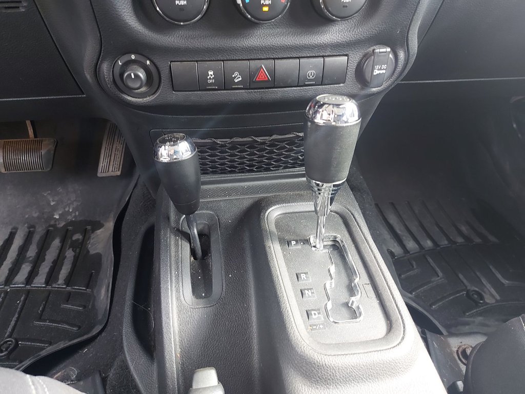 2013 Jeep Wrangler Unlimited in Antigonish, Nova Scotia - 19 - w1024h768px