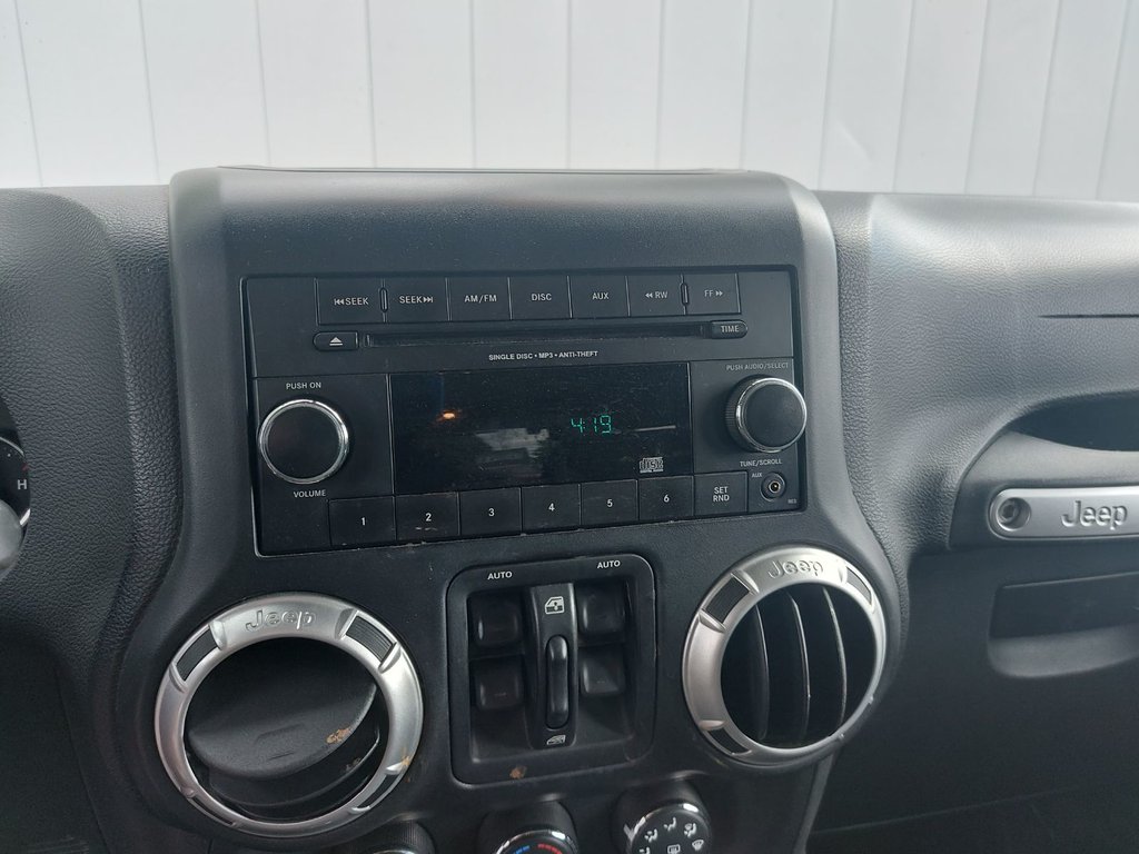 2013 Jeep Wrangler Unlimited in Antigonish, Nova Scotia - 17 - w1024h768px