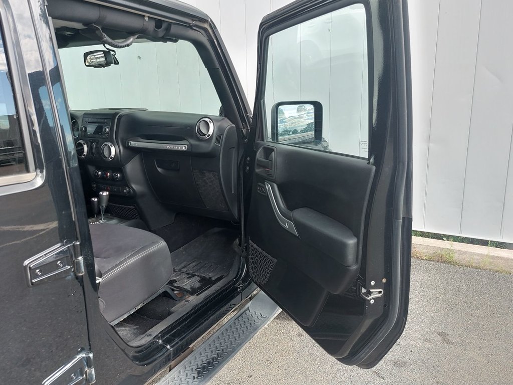 2013 Jeep Wrangler Unlimited in Antigonish, Nova Scotia - 52 - w1024h768px