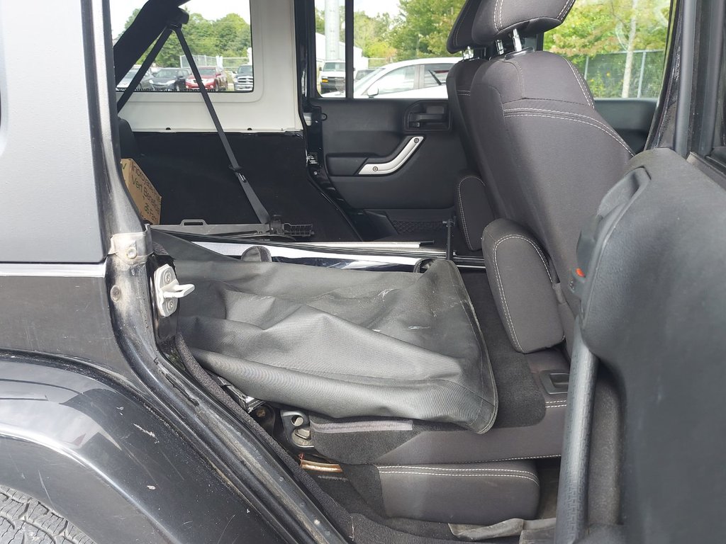 2013 Jeep Wrangler Unlimited in Antigonish, Nova Scotia - 47 - w1024h768px