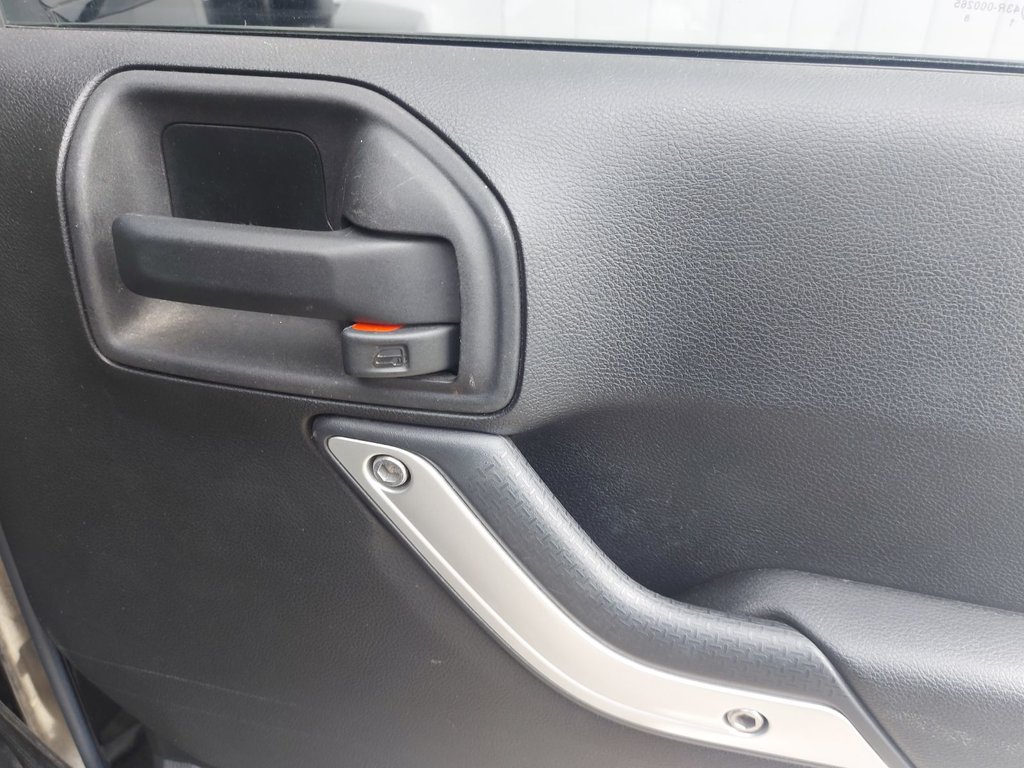2013 Jeep Wrangler Unlimited in Antigonish, Nova Scotia - 50 - w1024h768px