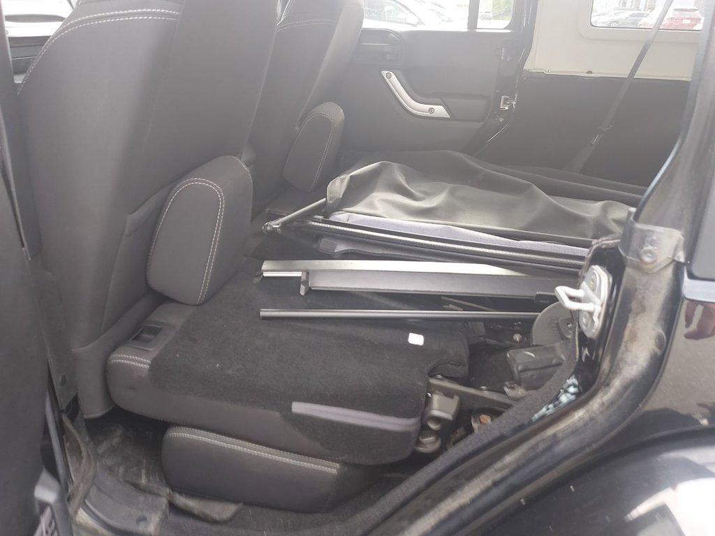 2013 Jeep Wrangler Unlimited in Antigonish, Nova Scotia - 43 - w1024h768px