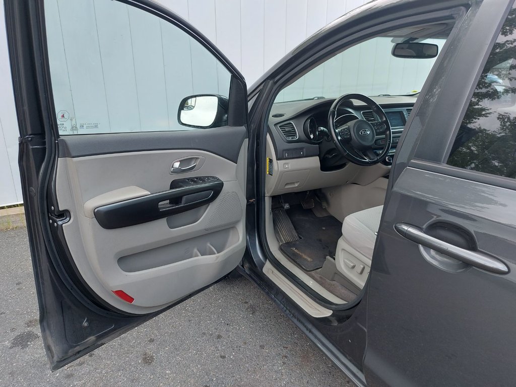 2017 Kia Sedona LX | HtdSeats | Cam | Bluetooth | Aux | USB in Saint John, New Brunswick - 31 - w1024h768px