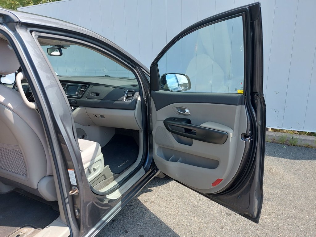 2017 Kia Sedona LX | HtdSeats | Cam | Bluetooth | Aux | USB in Saint John, New Brunswick - 45 - w1024h768px