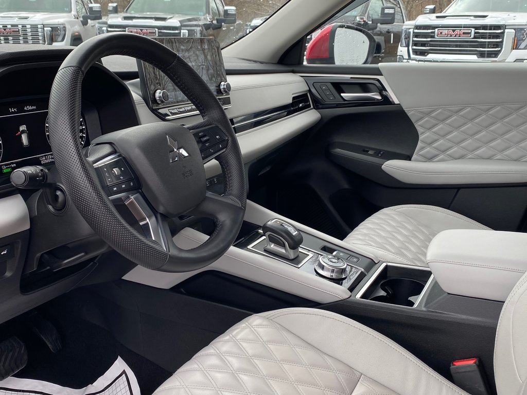 2023 Mitsubishi OUTLANDER PHEV SEL | PHEV | Leather | Cam | Warranty to 2028 in Saint John, New Brunswick - 11 - w1024h768px