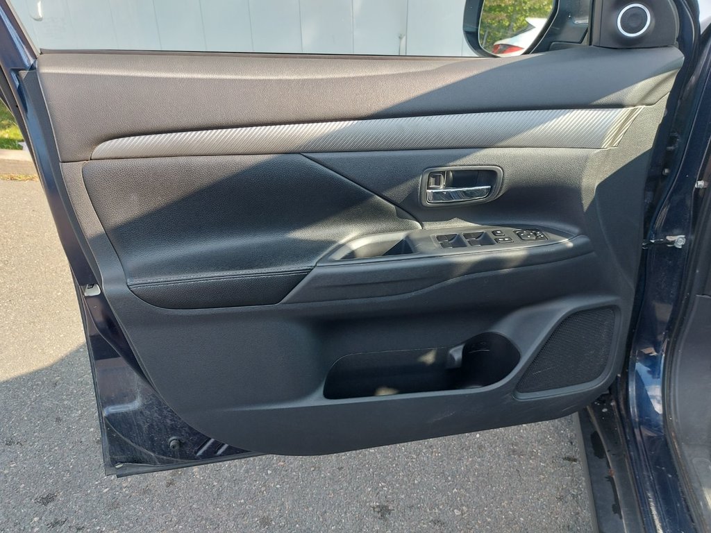 2014 Mitsubishi Outlander in Antigonish, Nova Scotia - 33 - w1024h768px