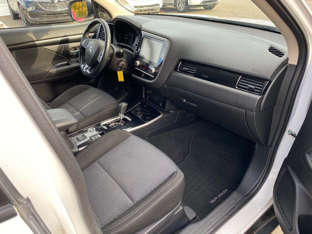 2020  Outlander ES | Cam | 7-Pass | HtdSeats | Warranty to 2029 in Saint John, New Brunswick - 14 - w1024h768px