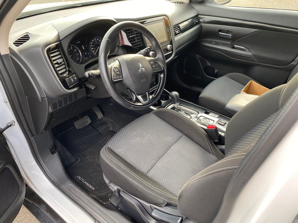 2020  Outlander ES | Cam | 7-Pass | HtdSeats | Warranty to 2029 in Saint John, New Brunswick - 10 - w1024h768px