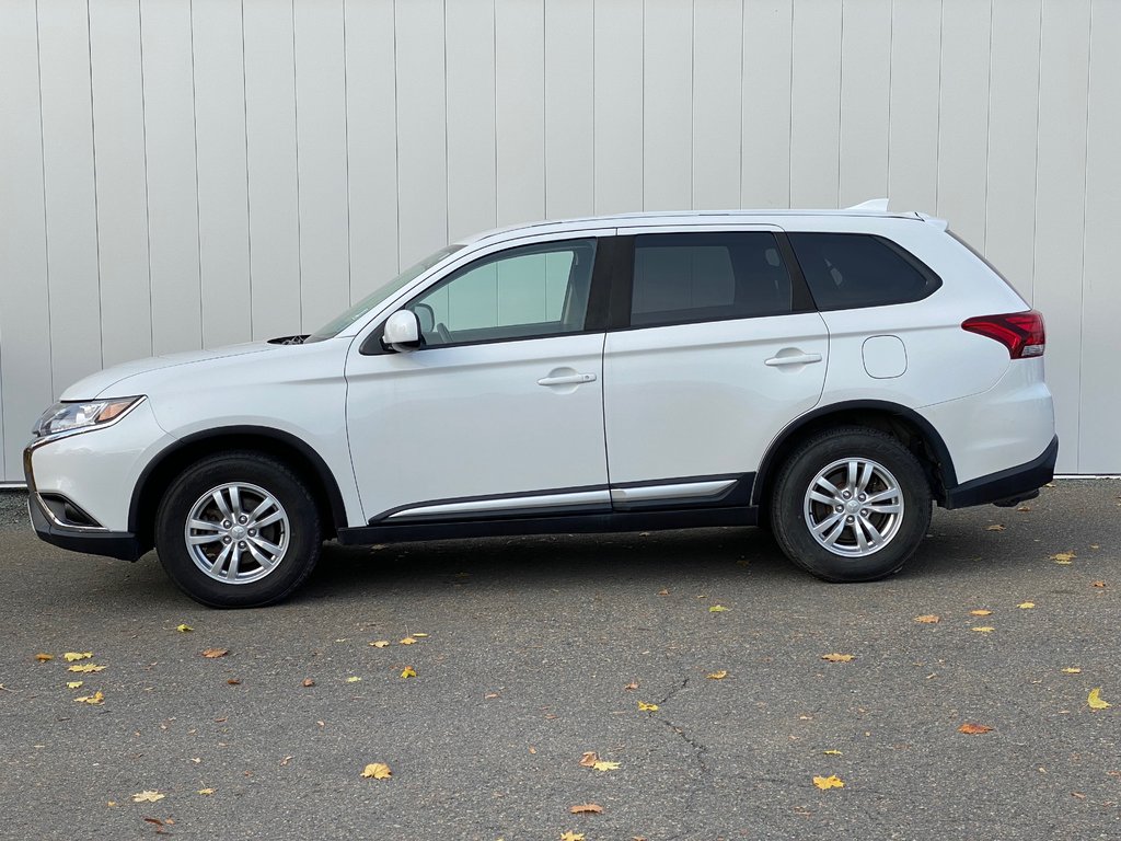 2020  Outlander ES | Cam | 7-Pass | HtdSeats | Warranty to 2029 in Saint John, New Brunswick - 4 - w1024h768px