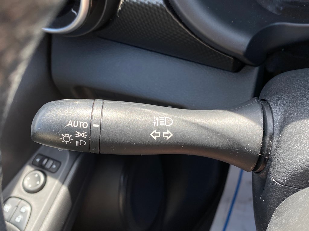 2021 Nissan Kicks in Antigonish, Nova Scotia - 16 - w1024h768px