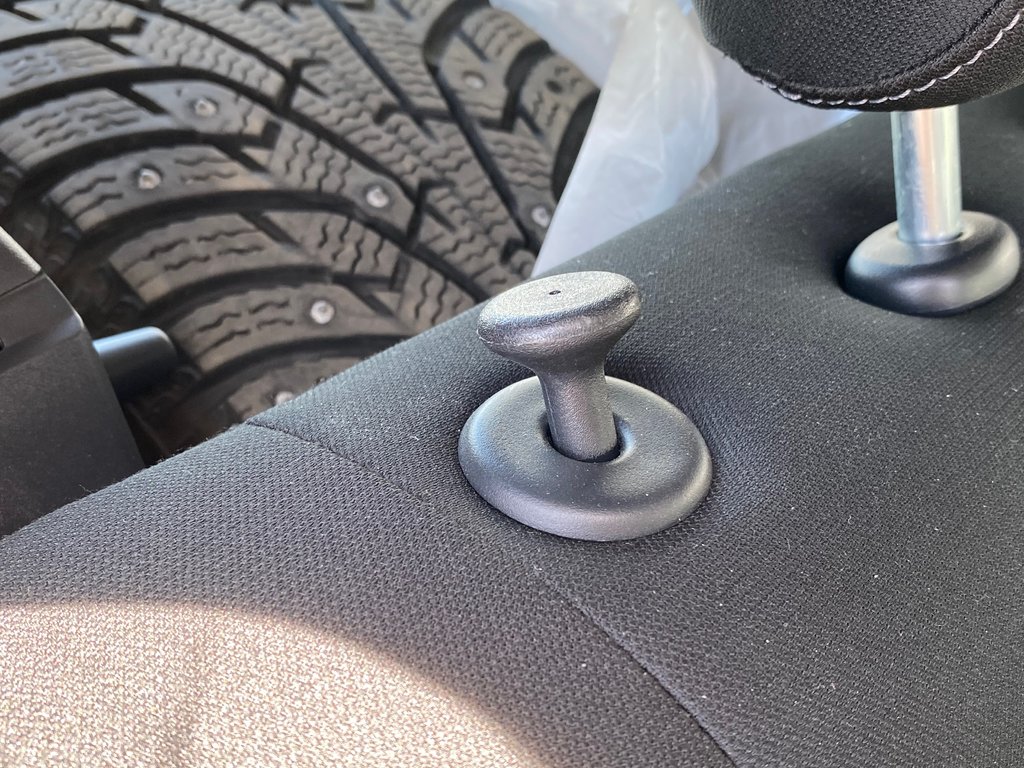 2021 Nissan Kicks in Antigonish, Nova Scotia - 38 - w1024h768px