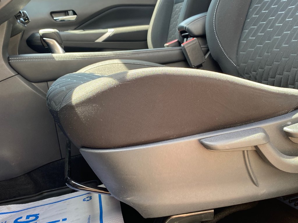 2021 Nissan Kicks in Antigonish, Nova Scotia - 12 - w1024h768px